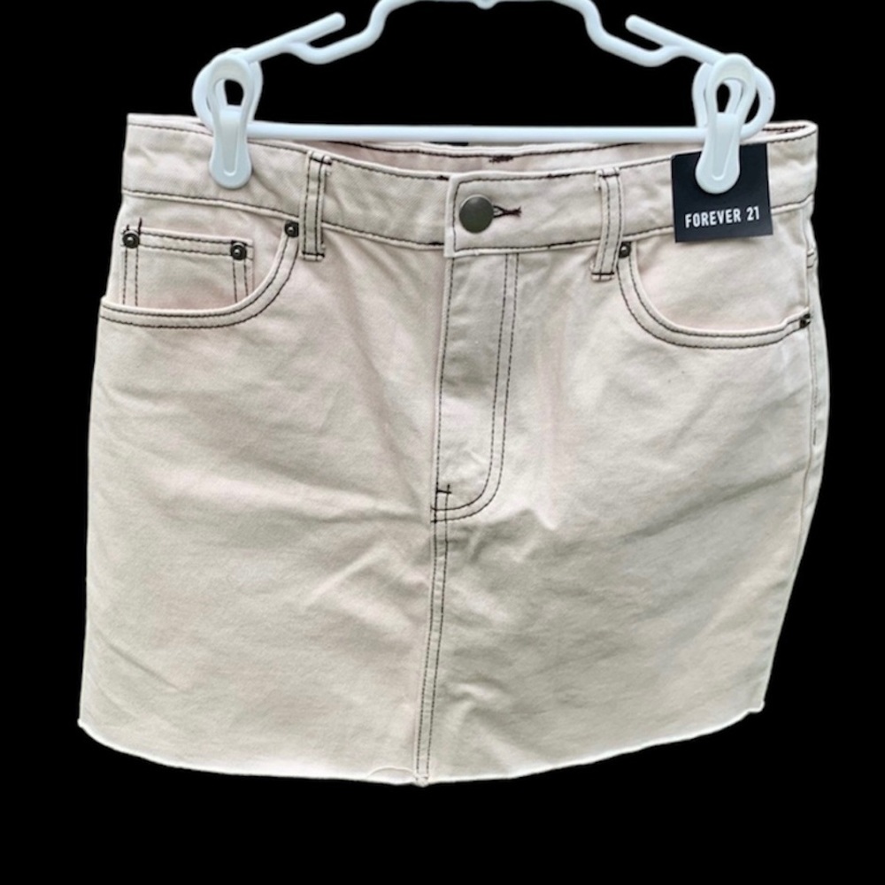 NWT mini skirt from forever 21